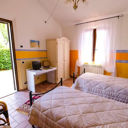 Alba Fiorita Castiglione dʼOrcia